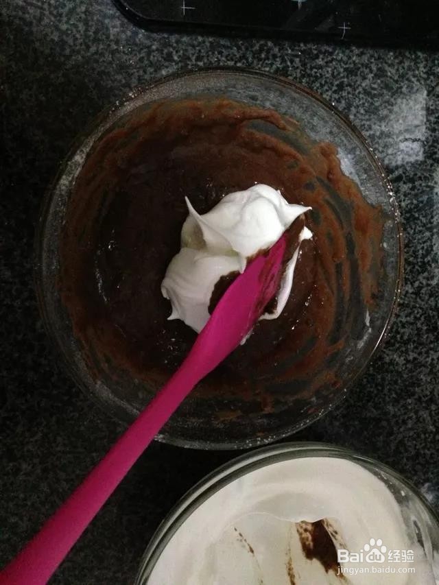 知道热量高,但还是忍不住哭着吃完的巧克力蛋糕