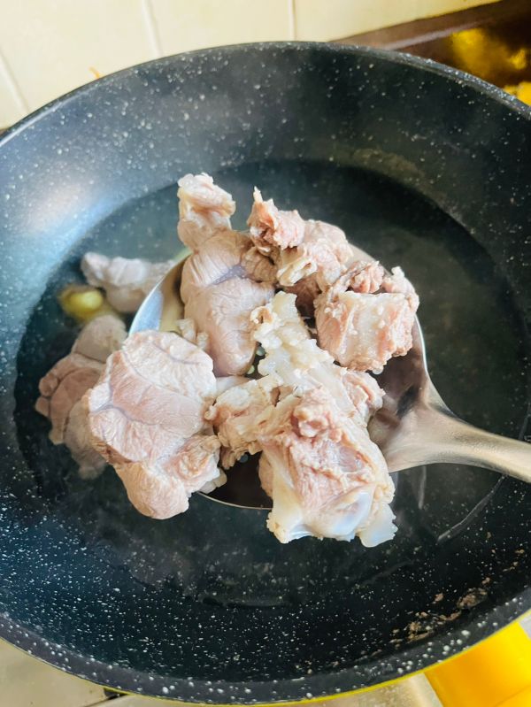 石斛西洋参瘦肉汤