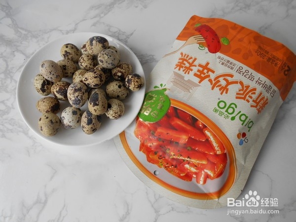 鹌鹑蛋炒年糕的做法