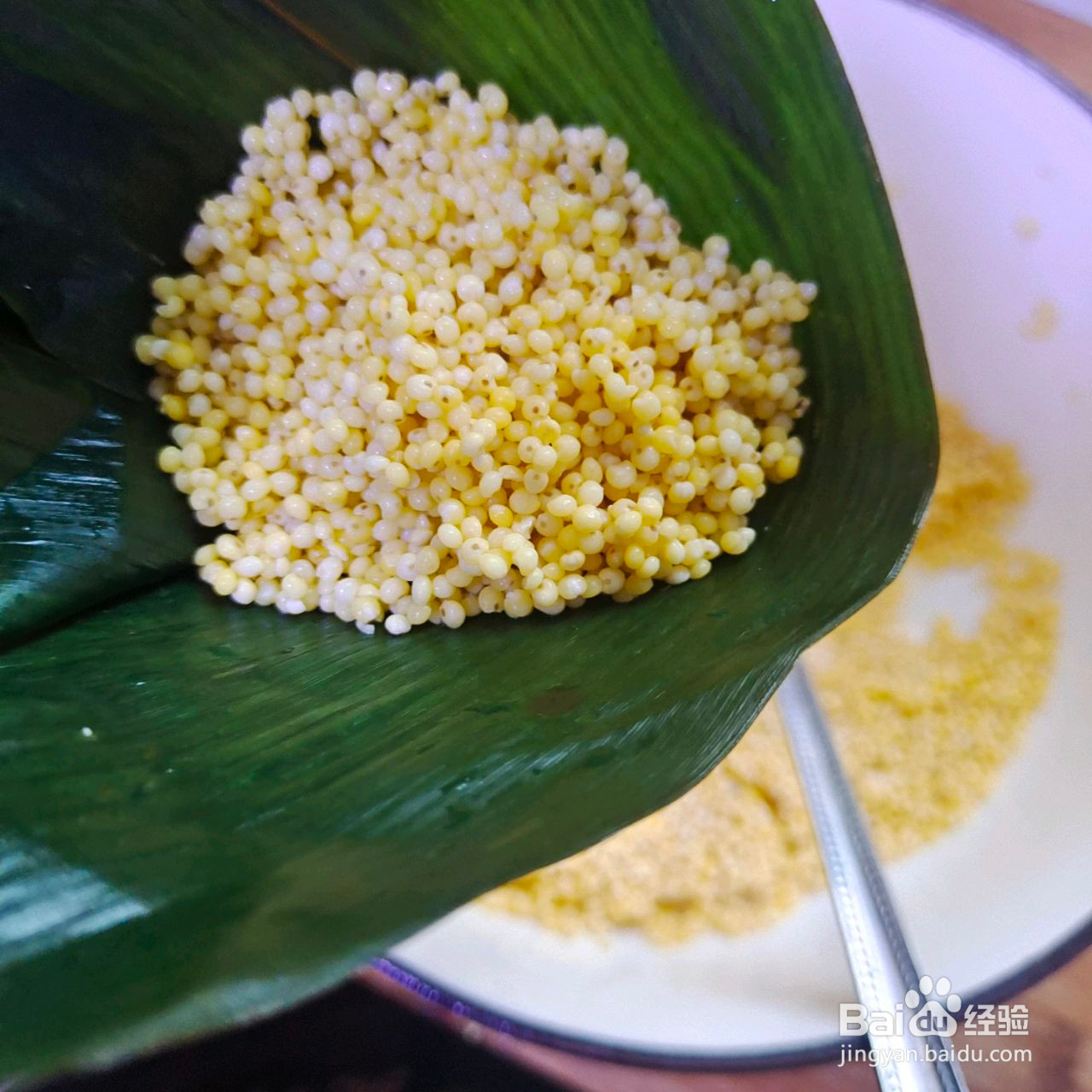 大黄米枣泥豆沙粽子的做法