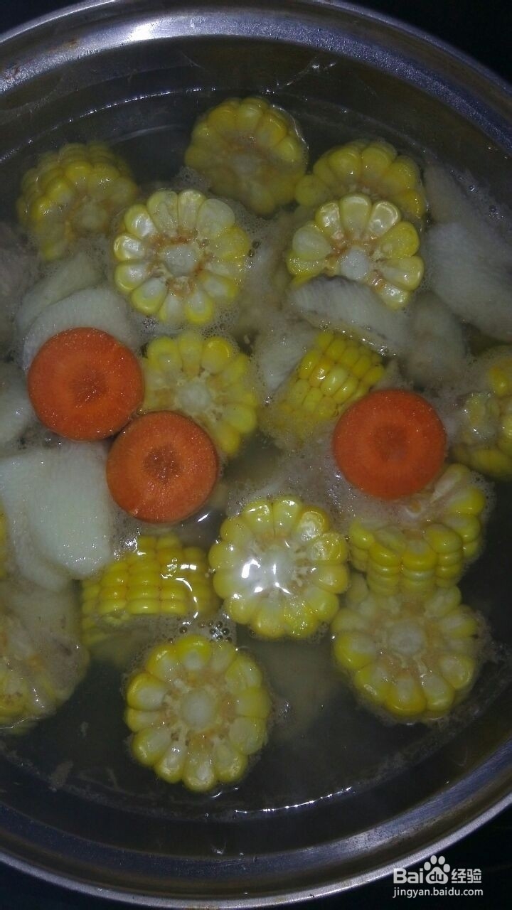 玉米山药排骨汤的做法