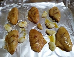 蒜香烤翅的做法