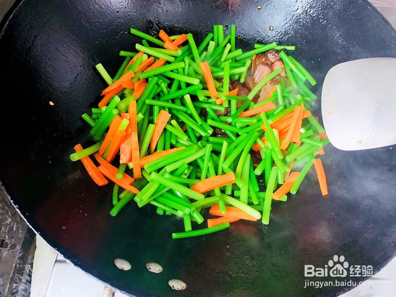 蒜苔炒腊肉的做法