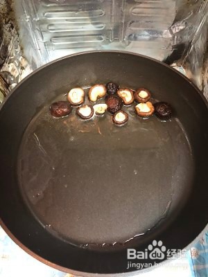 养生食补香菇板栗烤竹笋的做法