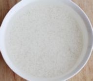 皮蛋瘦肉粥的做法(简单易学,适合情侣一起)