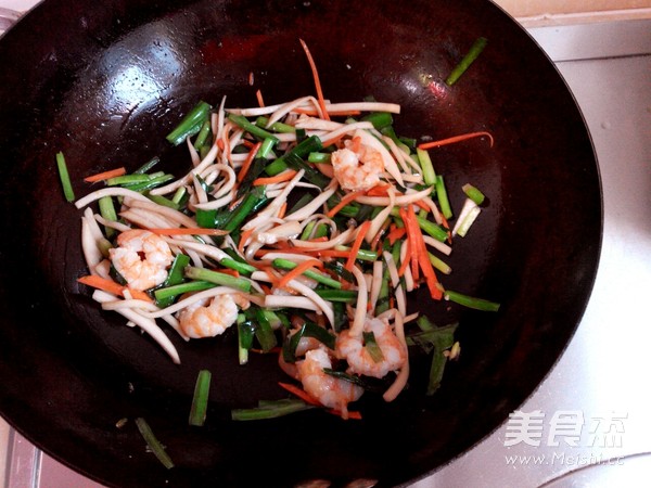 韭菜鲍菇炒虾仁