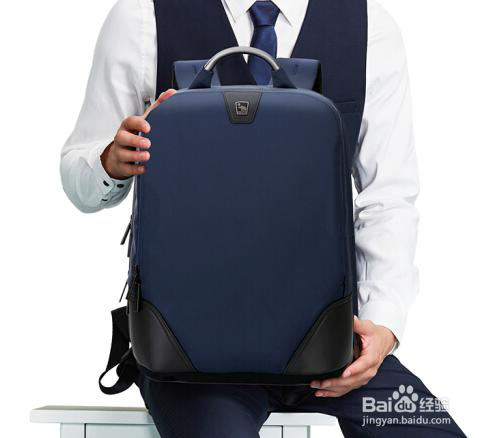 商务人士用手提包好还是双肩包好