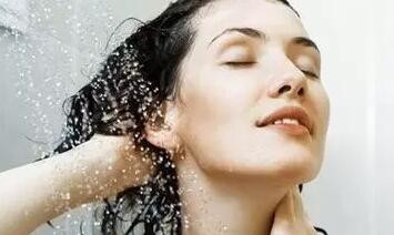 阿道夫洗发水正确使用的四步骤