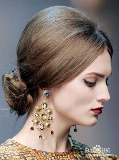 打造复古风潮，时尚发型让人眼花缭乱