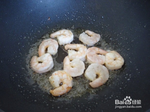 就地取材,为家人制作一道营养的虾仁酱金针菇