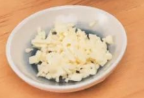 12个月宝宝补钙辅食----蔬菜奶酪可丽饼