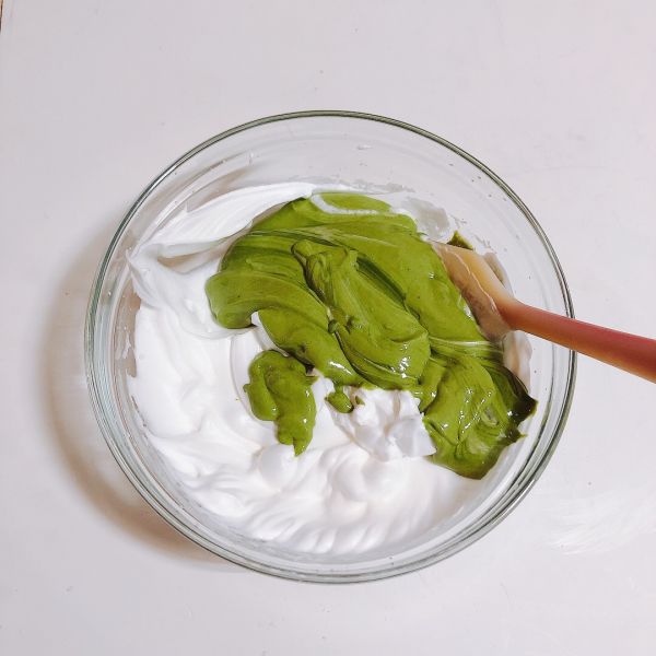 抹茶香缇奶油蛋糕