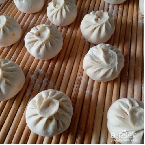 胡萝卜木耳素包子的做法