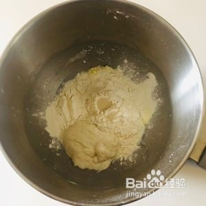 蝴蝶结牛奶面包的做法