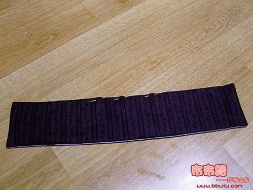 夏季里清凉的精致小手挽