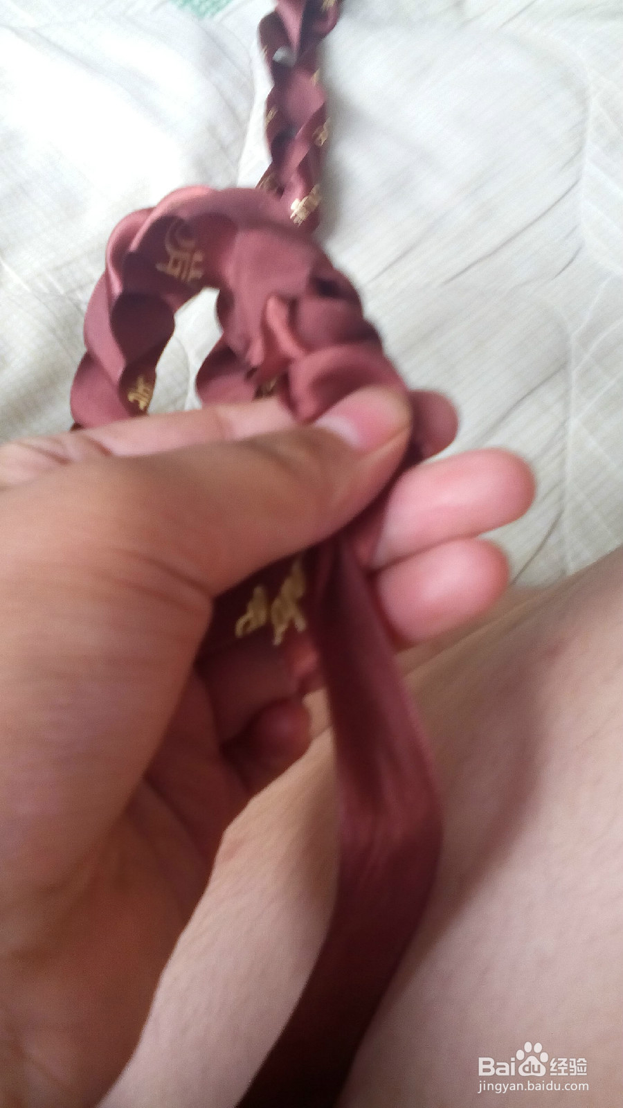 废物利用：旧丝带变玫瑰