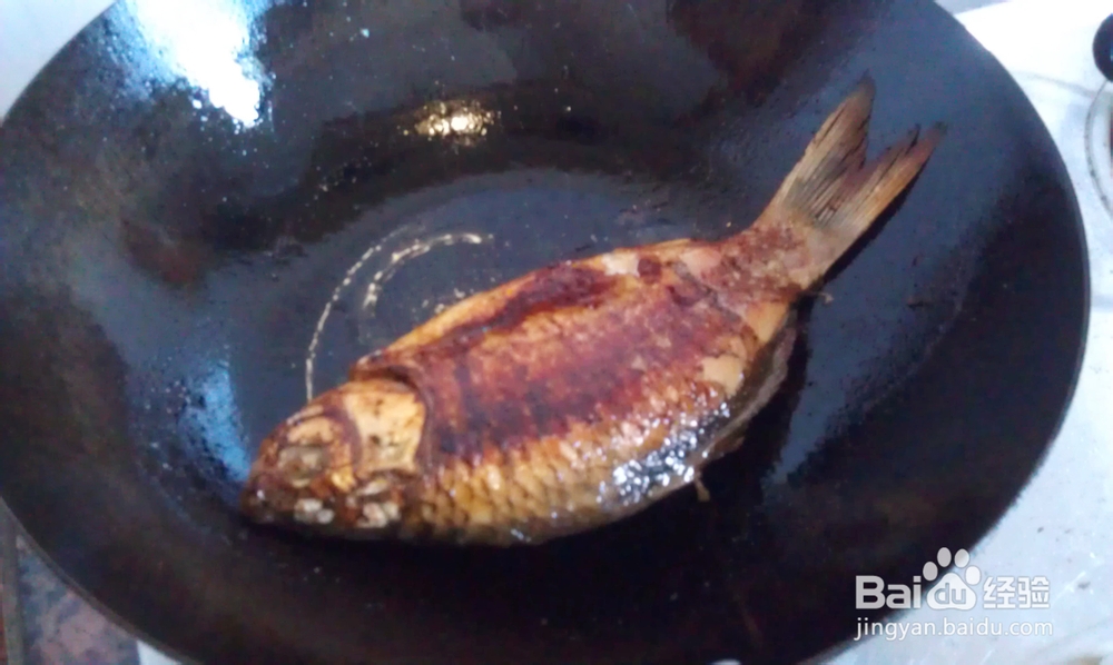 煎着吃真香--酱香煎鲫鱼