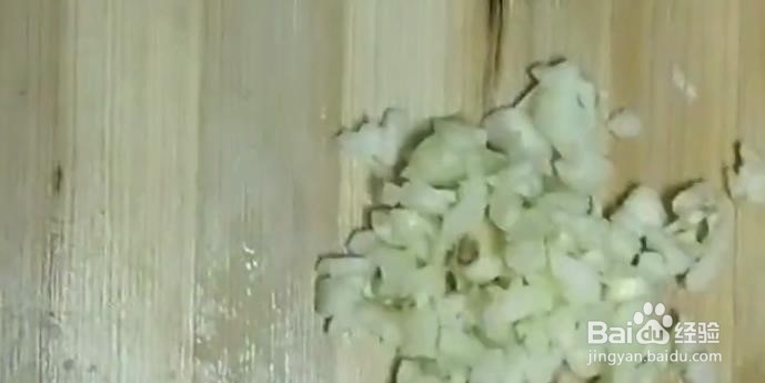 清蒸螃蟹配自制料汁