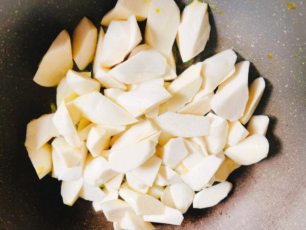 外婆乡油焖茭白毛豆