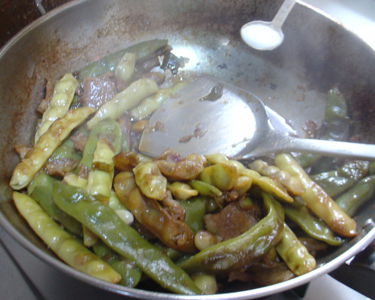 五花肉炖黄绿豆角的做法大全,味道真是好极了!