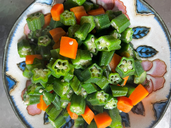 夏日出品凉拌秋葵