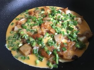 抱蛋煎粽子制作过程