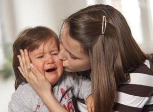 孩子在幼儿园被冷落了，家长应该怎么办