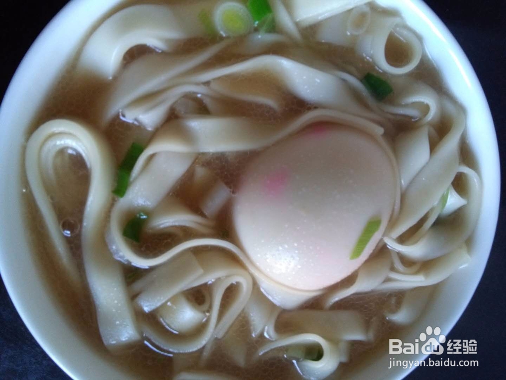 蒜香清汤面的做法