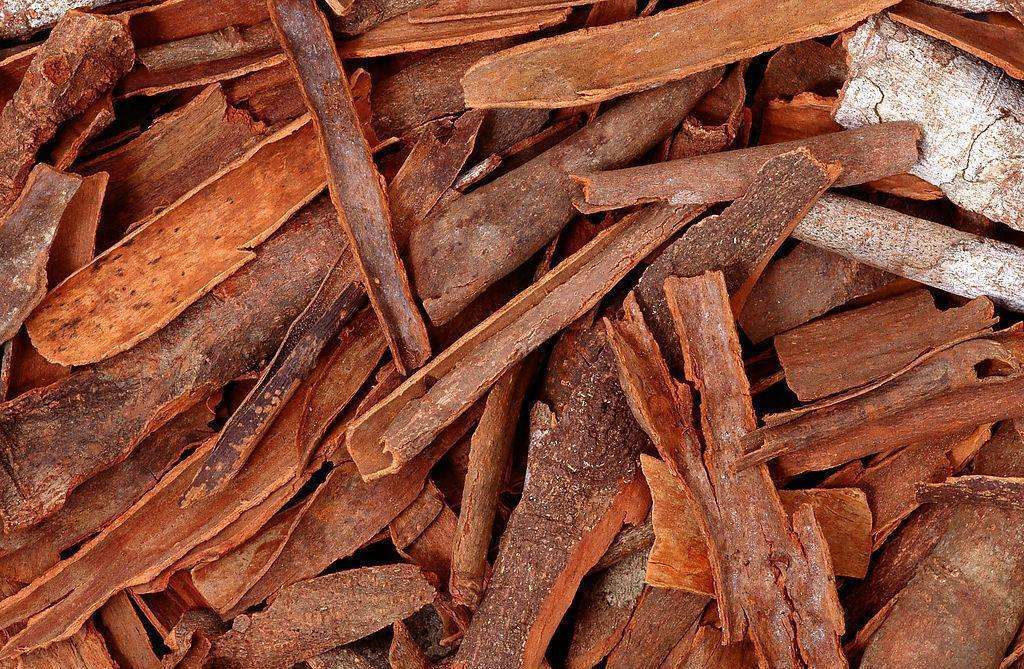 用桂皮泡水洗脚有啥好处