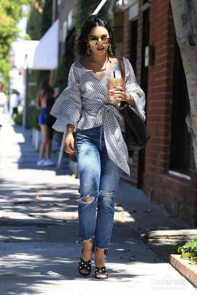 夏天，女生条纹泡泡袖上衣如何穿搭比较好看