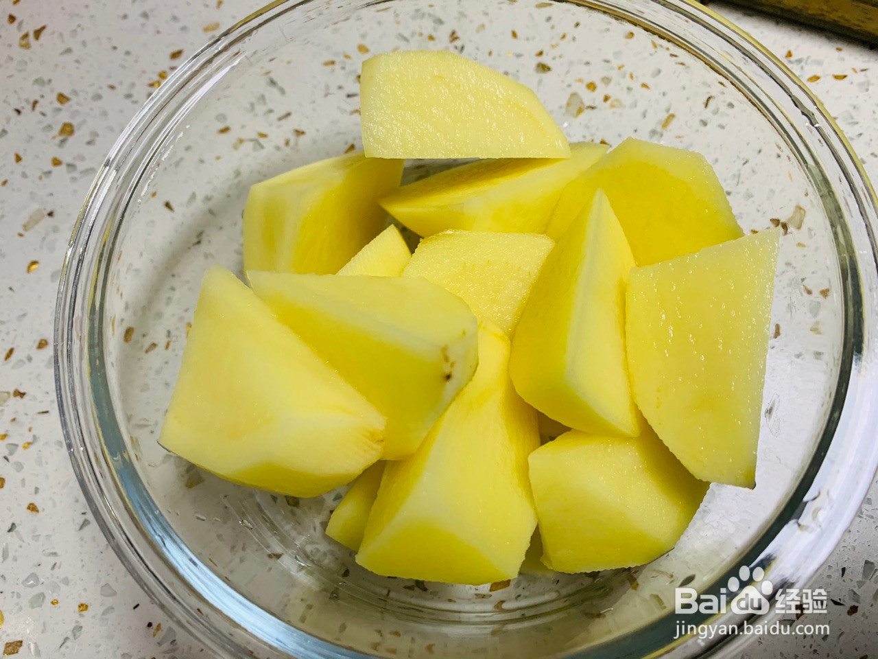 翅根烧土豆的做法