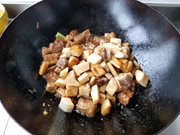 黑椒杏鲍菇牛肉粒