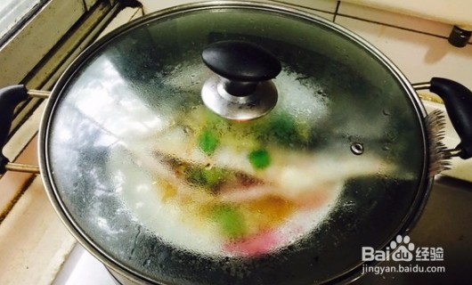 怎样在家自己做清蒸鲈鱼。