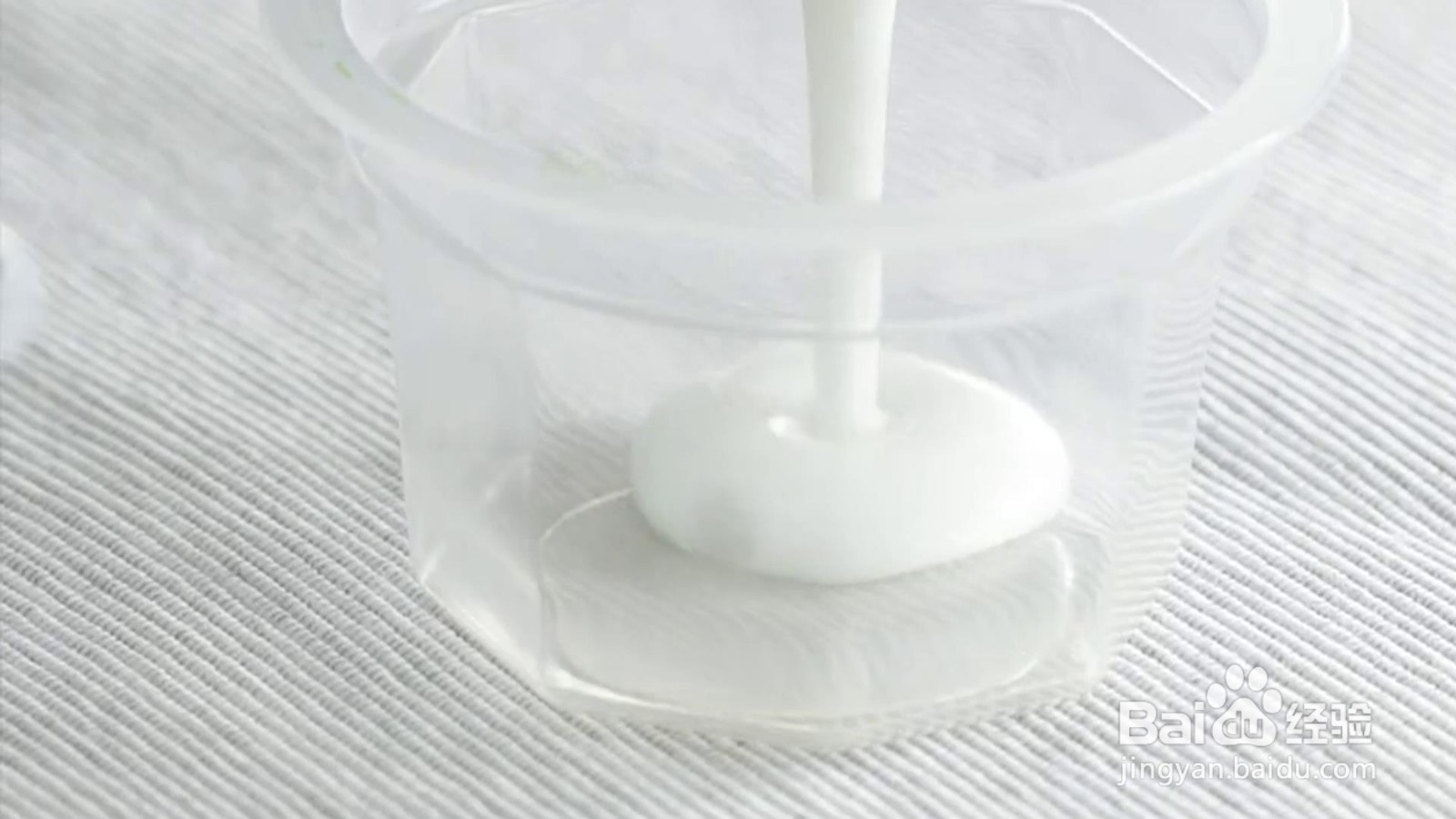 如何制作酸奶水果冻？