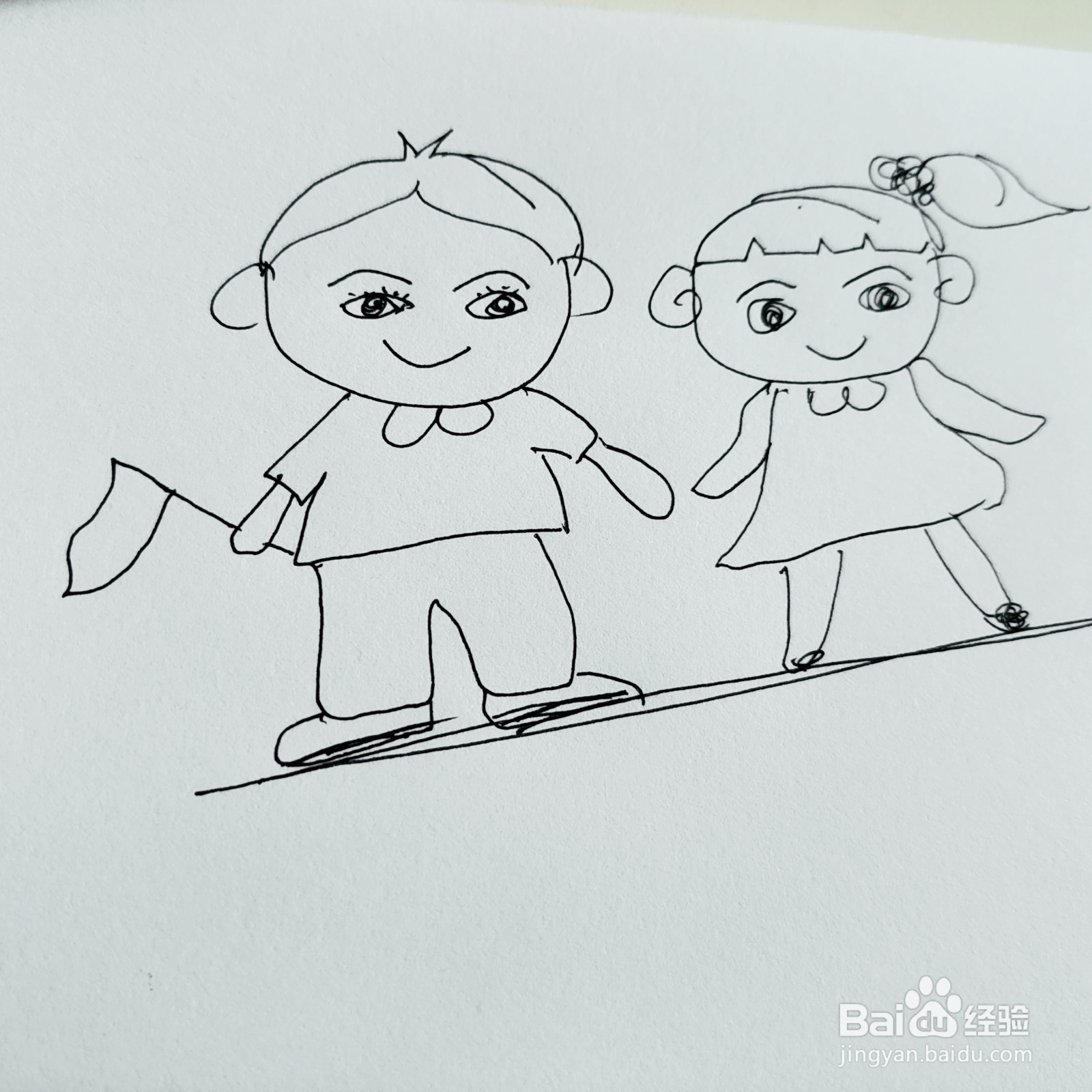 如何画手拉手的男生和女生简笔画
