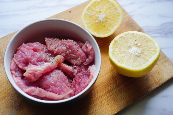 煎猪排配番茄沙汁