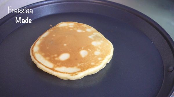 羊奶葡萄干松饼和羊奶奶茶