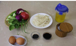 鸡蛋素炒面的做法