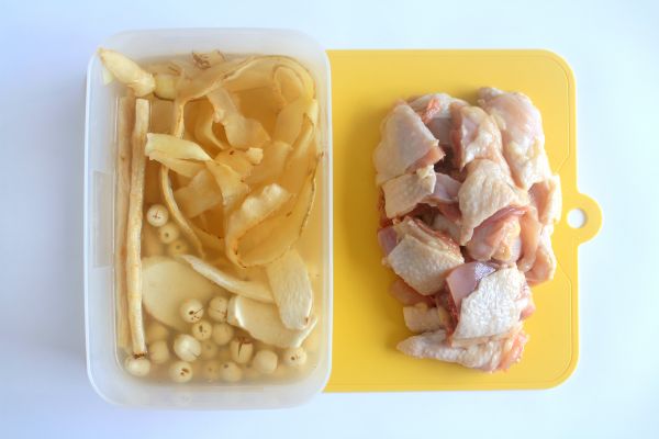 沙参玉竹煲老鸡