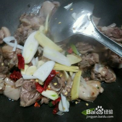怎样做酸菜鸭肉面