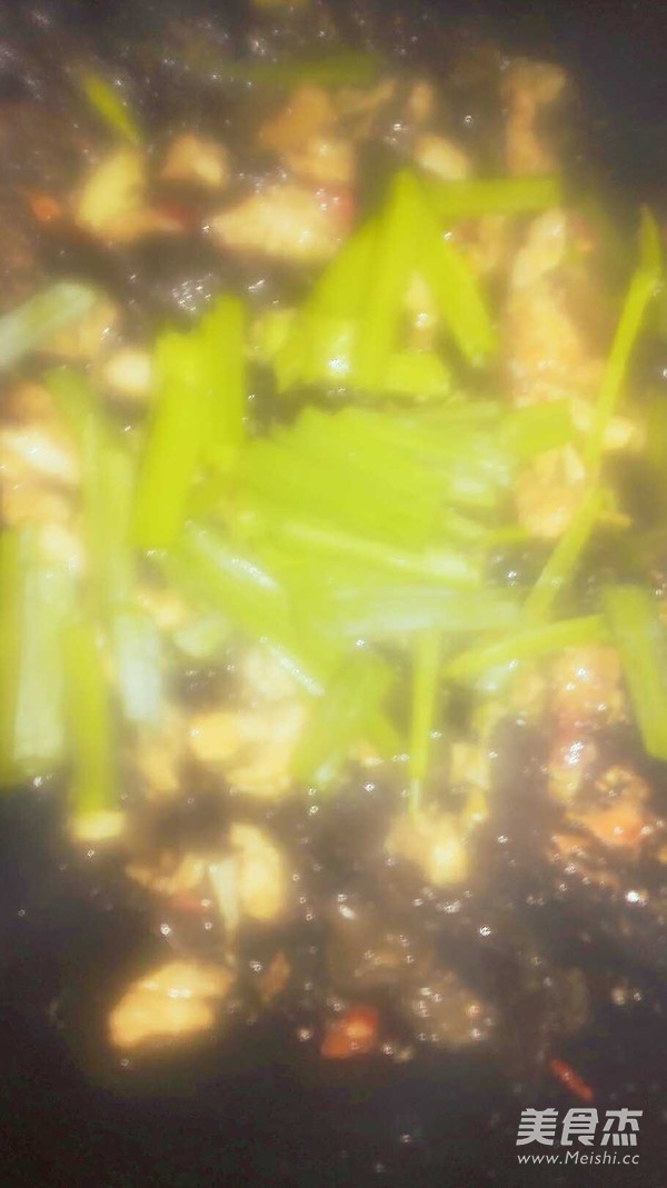 木耳炒肉丝的做法