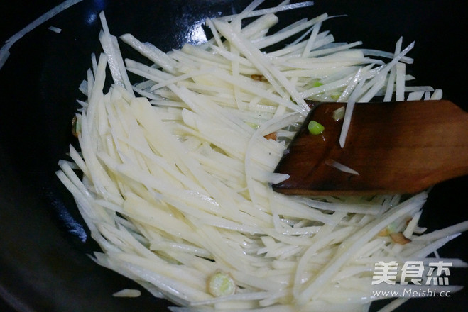 尖椒土豆丝的做法