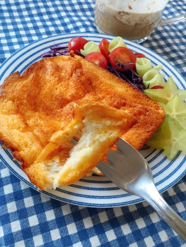 咸蛋黄厚蛋吐司