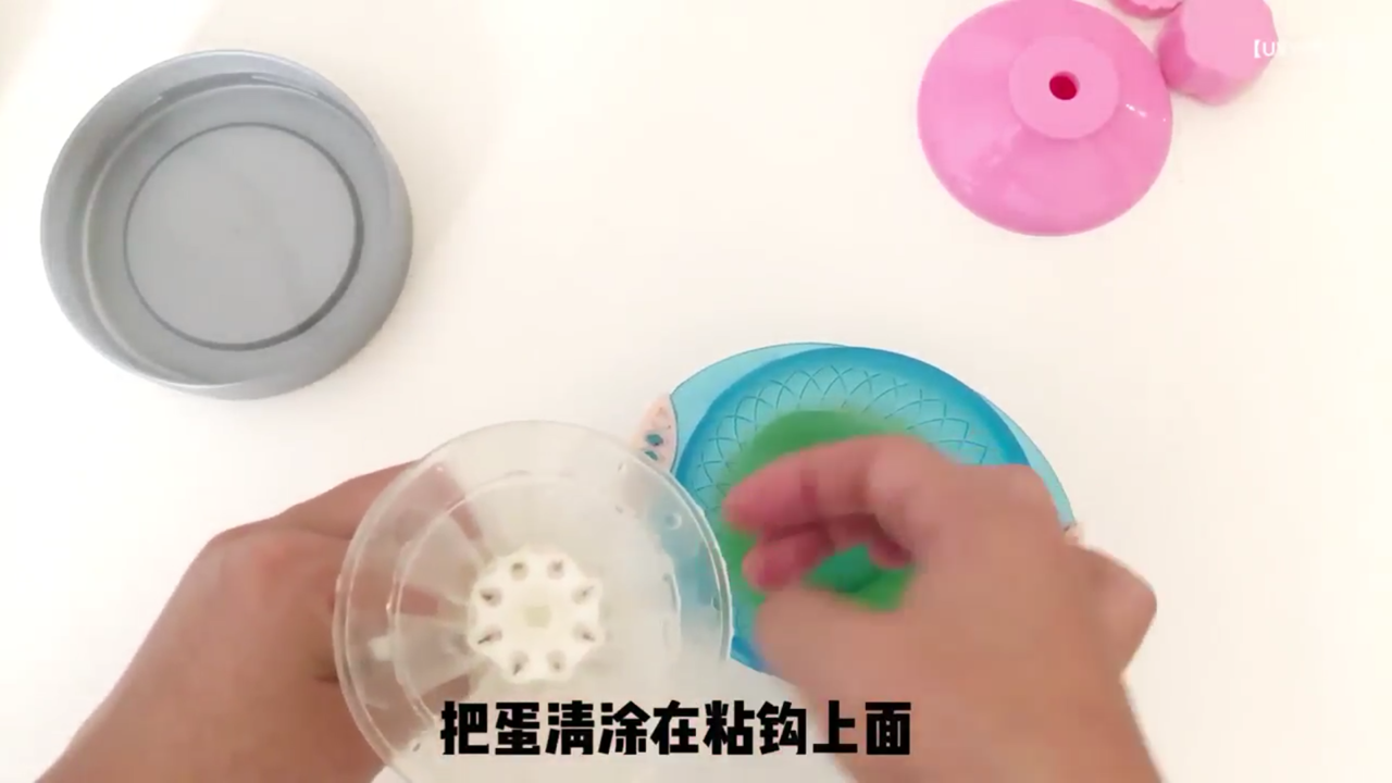 如何让吸盘挂钩不脱落