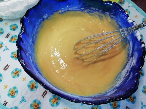 葡萄干戚风蛋糕