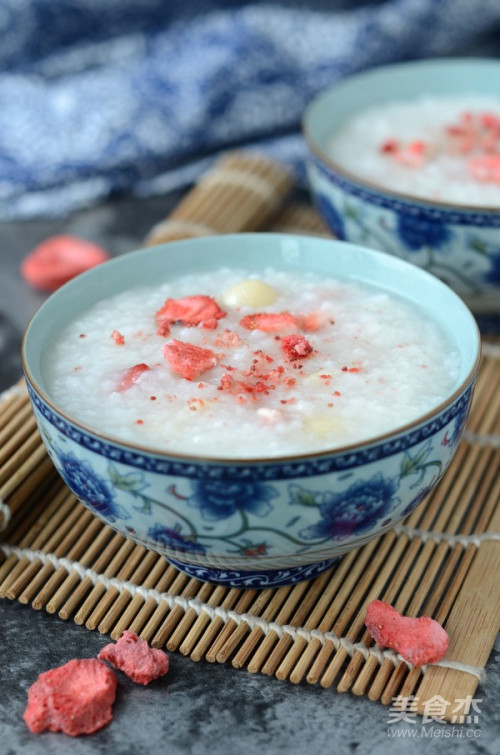 莲子百合草莓粥