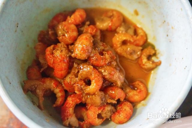 家庭自制小龙虾熏肉彩蔬披萨