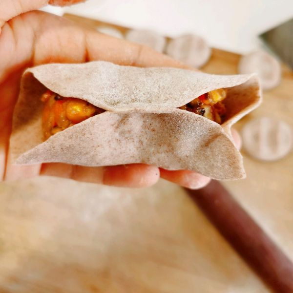 黑麦香菇鸡肉蒸饺