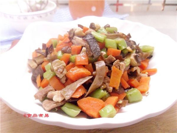 胡萝卜四季豆肉丁