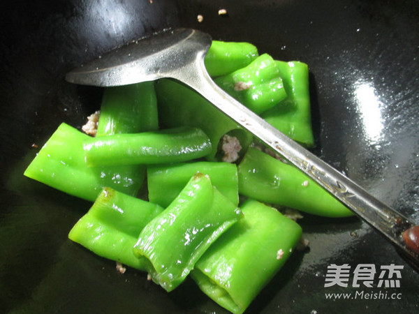 肉末炒尖椒的做法